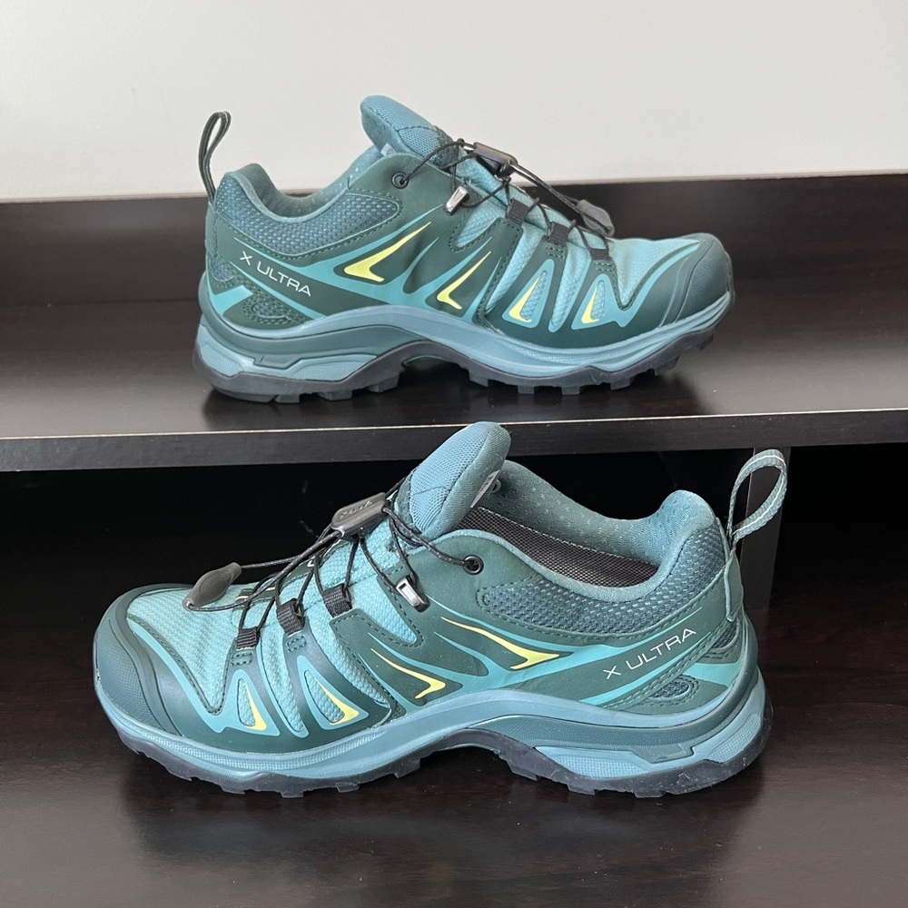 NEVER WORN Salomon, X Ultra 3 Low GTX, ARCTIC/DARKEST SPRUCE/LIME, 5.5, Women’s